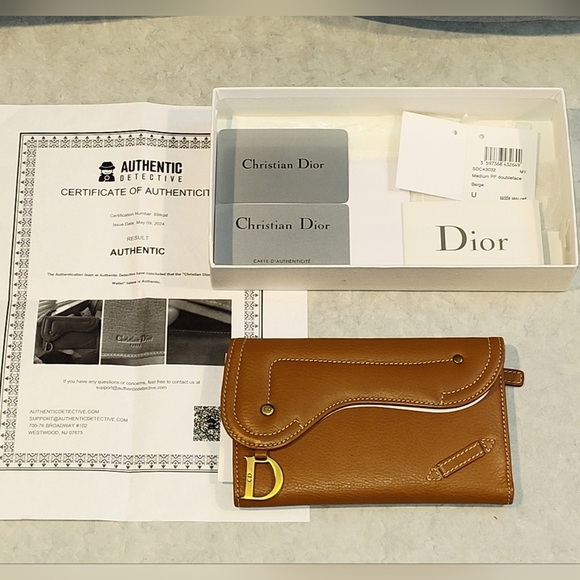 NEW CHRISTIAN DIOR MEDIUM SADDLE BI-FOLD WALLET WITH CD CHARM FULL INCLUSION COA - Picture 4 of 16